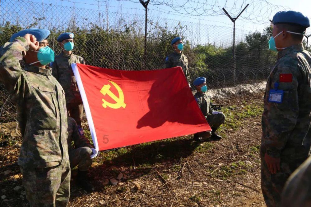 42岁胡歌西藏做志愿者，素颜出镜毫无架子！网友：娱乐圈清流！